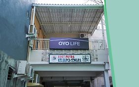 OYO Life 2619 Kost Keluarga Cemara